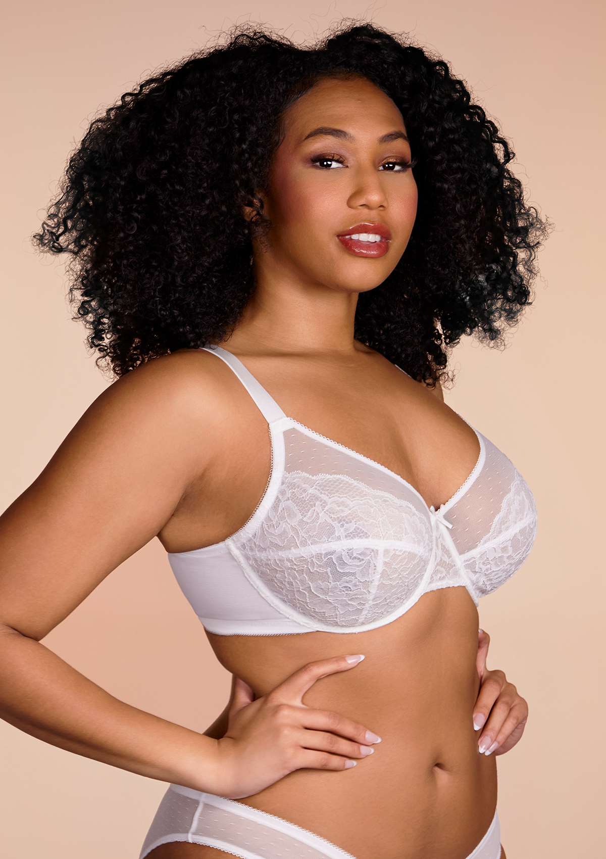 HSIA Enchante Lace Bra And Panties Set: Bra For Side And Back Fat - White / 44 / G