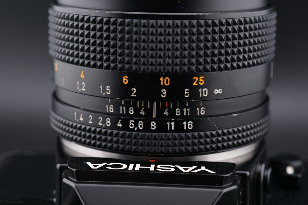 Carl Zeiss 50mm f1.4 Planar T lens and a hyperfocal scale