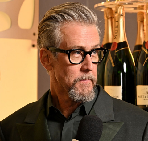 Alan Ruck glasses at the Golden Globe Awards 2024