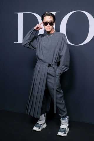 J Hope wearing DIOR BlackSuit S10I 10P0 Sunglasses