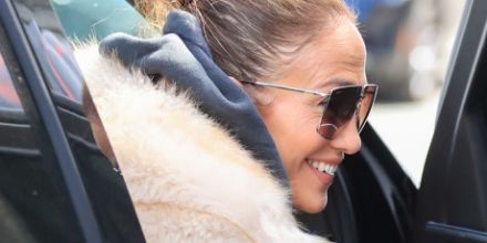 Jennifer Lopez Sunglasses  Shop Celebrity Eyewear @ PRETAVOIR - US