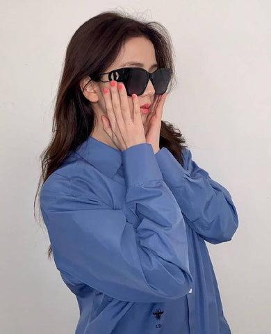Jisoo wearing Dior sunglasses