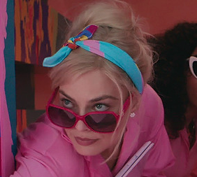 Margot Robbie pink sunglasses in the Barbie movie 2023