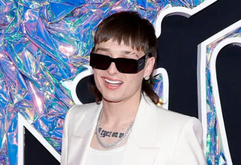 Peso Pluma sunglasses VMAs 2023