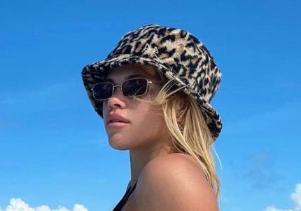 Sofia Richie wearing DMY by DMY Olsen sunglasses brown lenses