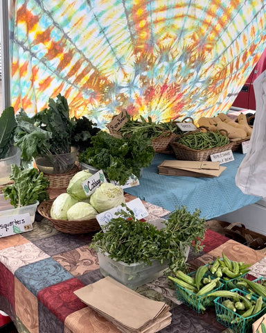 farmers' market stand