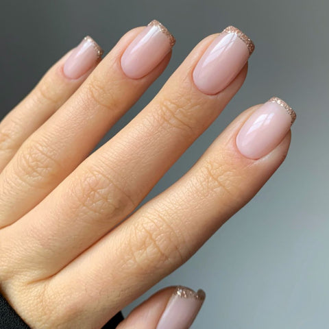 Vierkante nagels met glitter-French