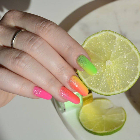 Neon Ombre Nagel Design mit Glitzer Elementen