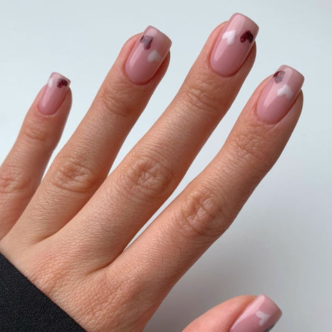 Vierkante nagels met hartjes