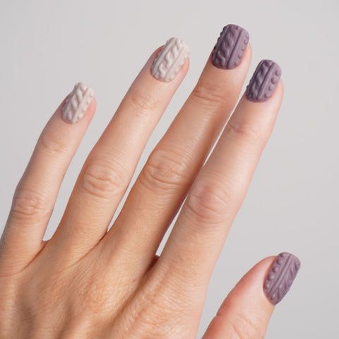 Vierkante nagels met 3D-ontwerp in grijs