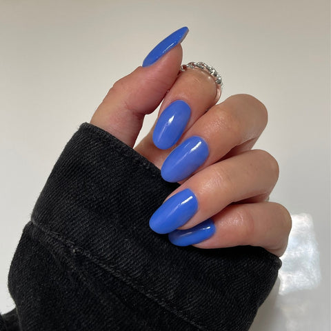 Blaues Nagel Design