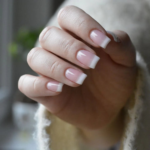 French Nails Snow White 