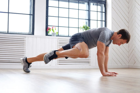 Plank zum Bauch Training zuhause