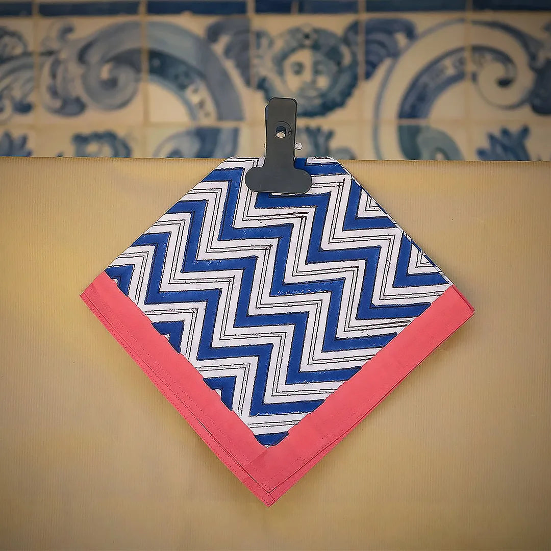 Zig-Zag-Blue-Napkins_0e58b18c-078b-4e66-a4f9-b996fe4ddc59