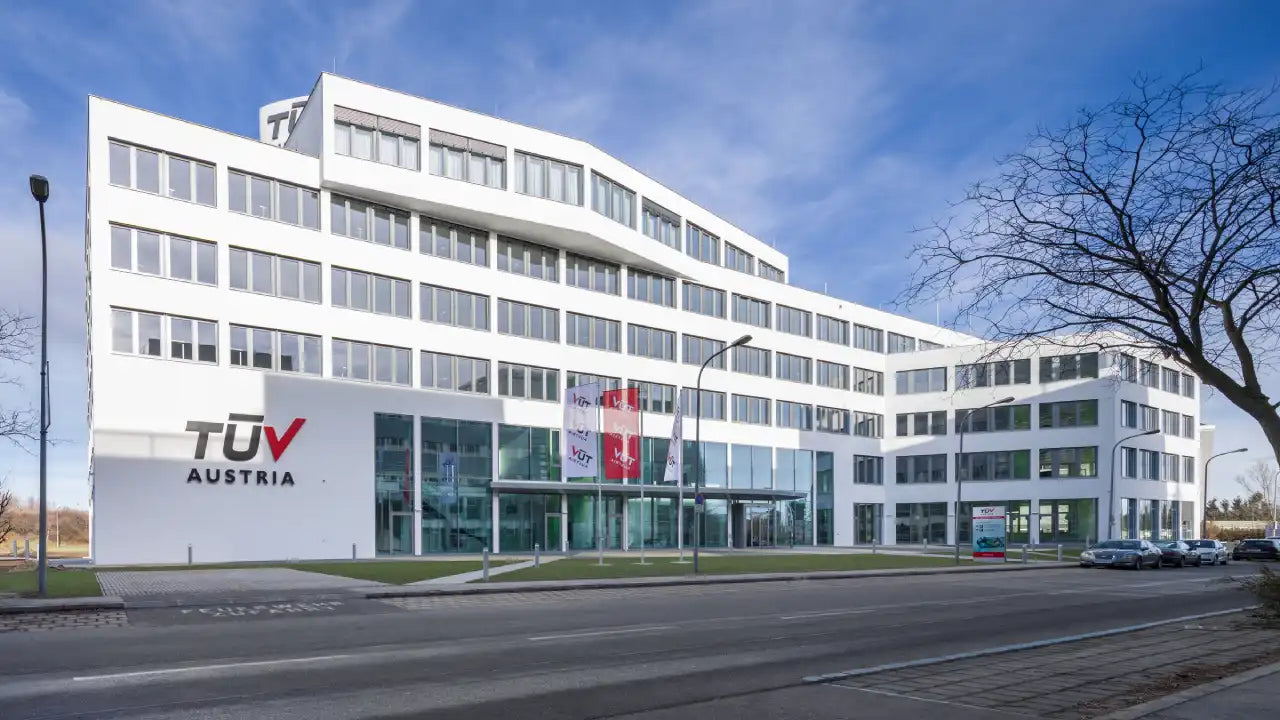 Ein Foto der Zentrale des TÜV Austria