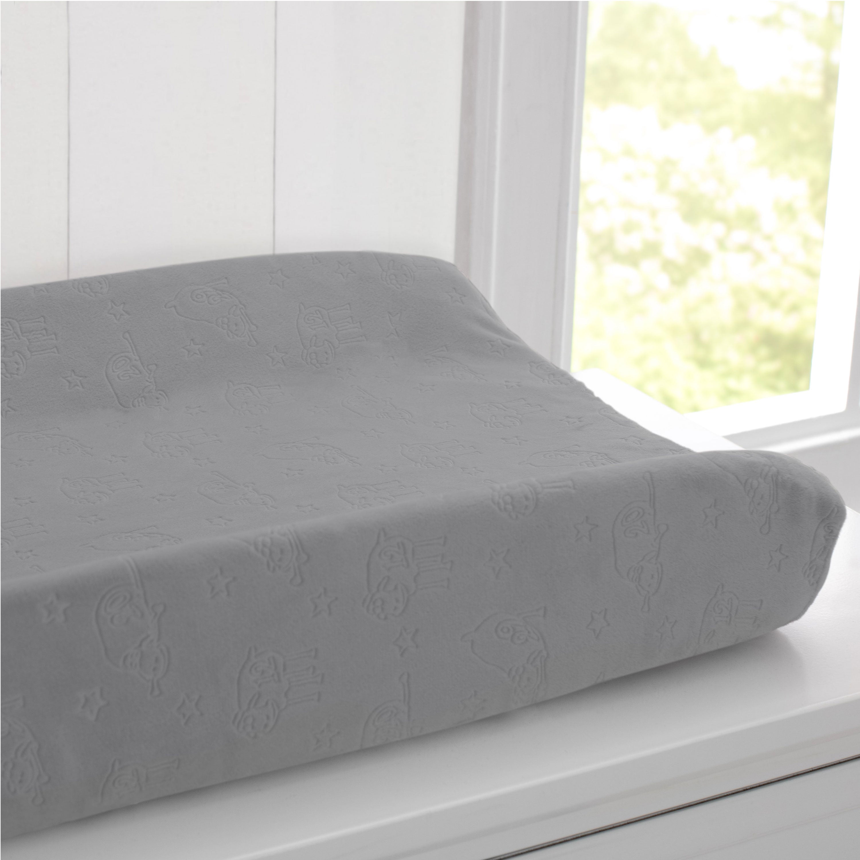 Delta Children Foam Contoured Changing Pad with Waterproof Cover 