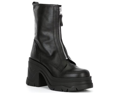 Free People: Tate Chelsea Boot in Black // $168