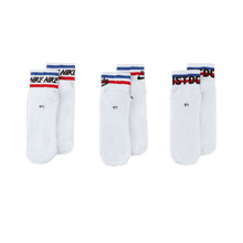 Load image into Gallery viewer, NIKE Everyday Essential Ankle Socks (3 Pairs)
