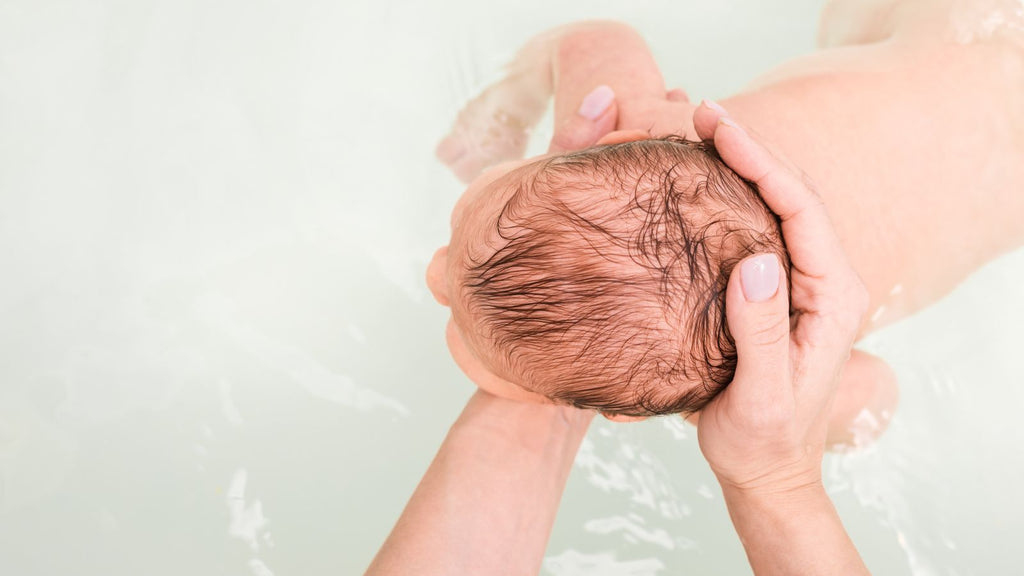 le bain de bébé