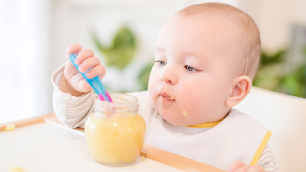 comment faire manger bébé seul ?