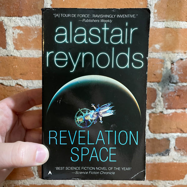 Revelation Space - Alastair Reynolds - 2002 Paperback – Postmarked