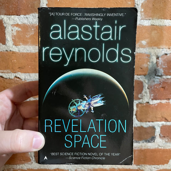 House of Suns - Alastair Reynolds - 2010 Ace Books Paperback - Chris Moore  Cover