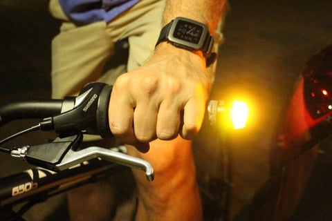 Direction turn signals for bicycles mounted | CYCL