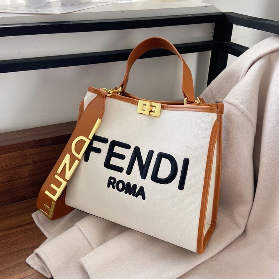 FENDI Shoulder bag tote bag