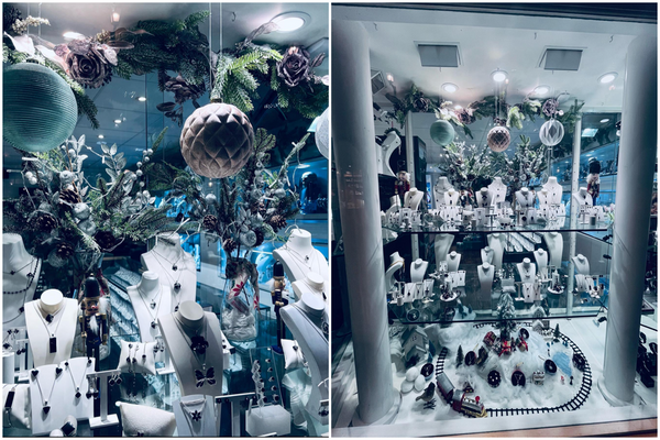 whitby-jet-store-festive-window-display