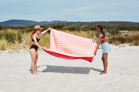 Dock and Bay Strawberries & Cream Picnic Blanket