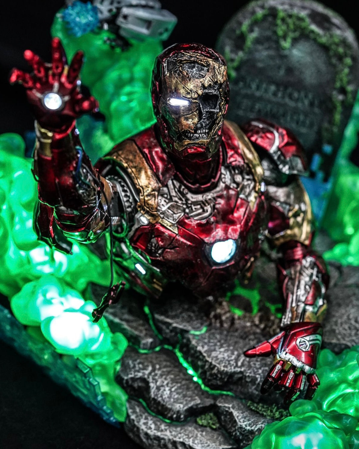 Hot toys MMS580 Spiderman Far From Home Zombie Ironman Mysterio Illusi –  Pop Collectibles