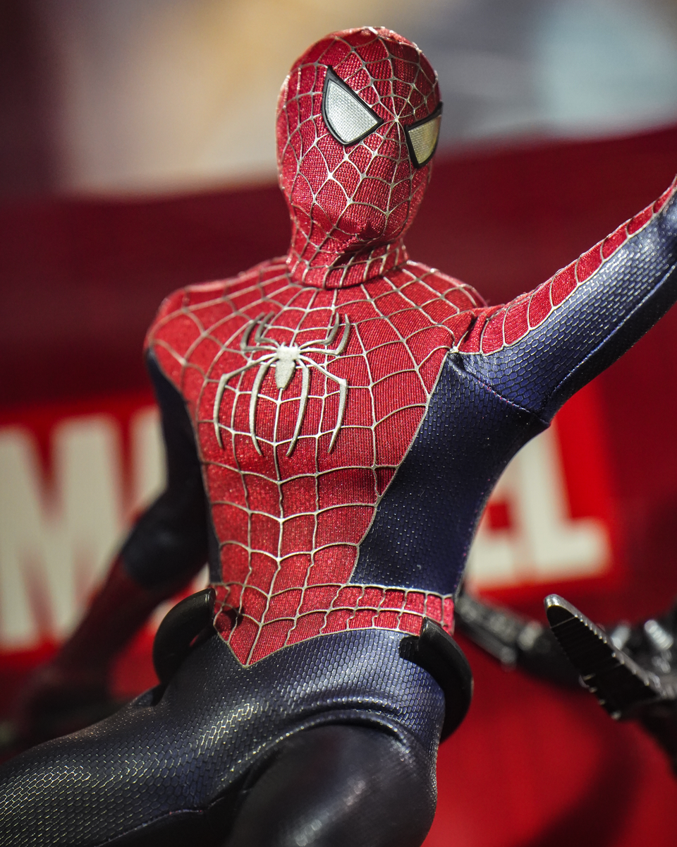 Preorder! Hot toys MMS661 Spiderman No Way Home Friendly Neighborhood – Pop  Collectibles