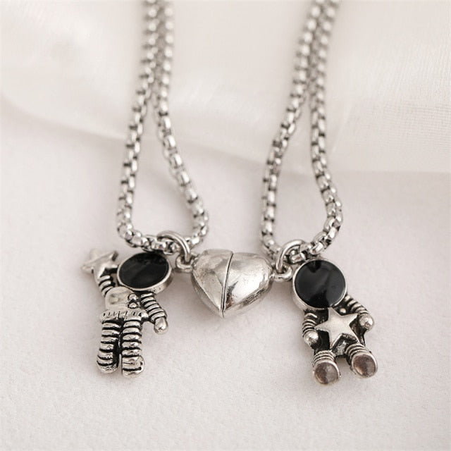 2PCS/Set Couple Hold hands Necklace Magnet Matching Lover Heart Magnetic Necklace Unisex