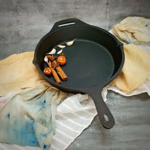Cast Iron Skillet | Toxin-Free | 16.5 Inch