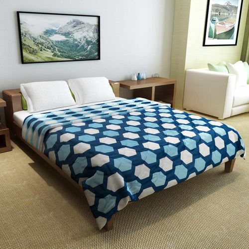 Blue And White Hexagon Double Bed AC Quilt Comforter