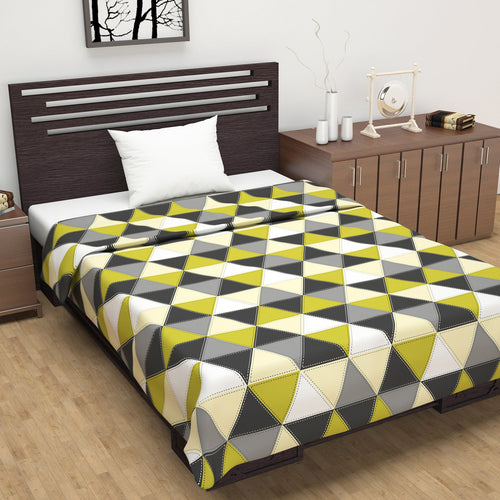 Zig Zag Print  Black Microfibre Reversible Ultra Soft Single Bed Dohar