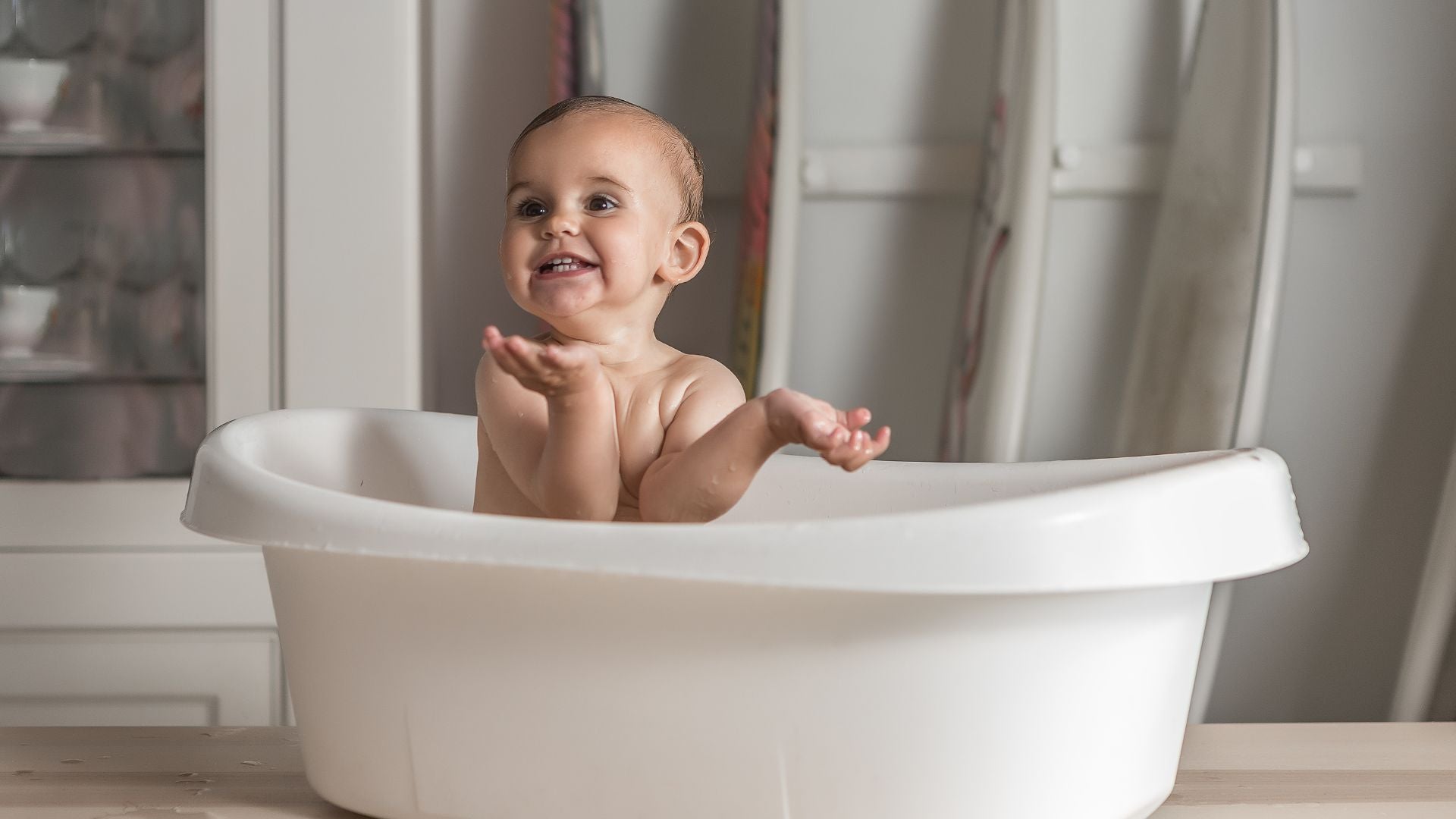La temperatura ideal del agua en el baño de tu bebé - Gabis