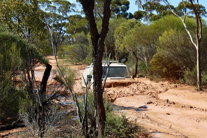 4WD bogged on the Holland Track