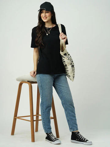 high-rise mom fit jeans with black t-shirt & combined with Accessories