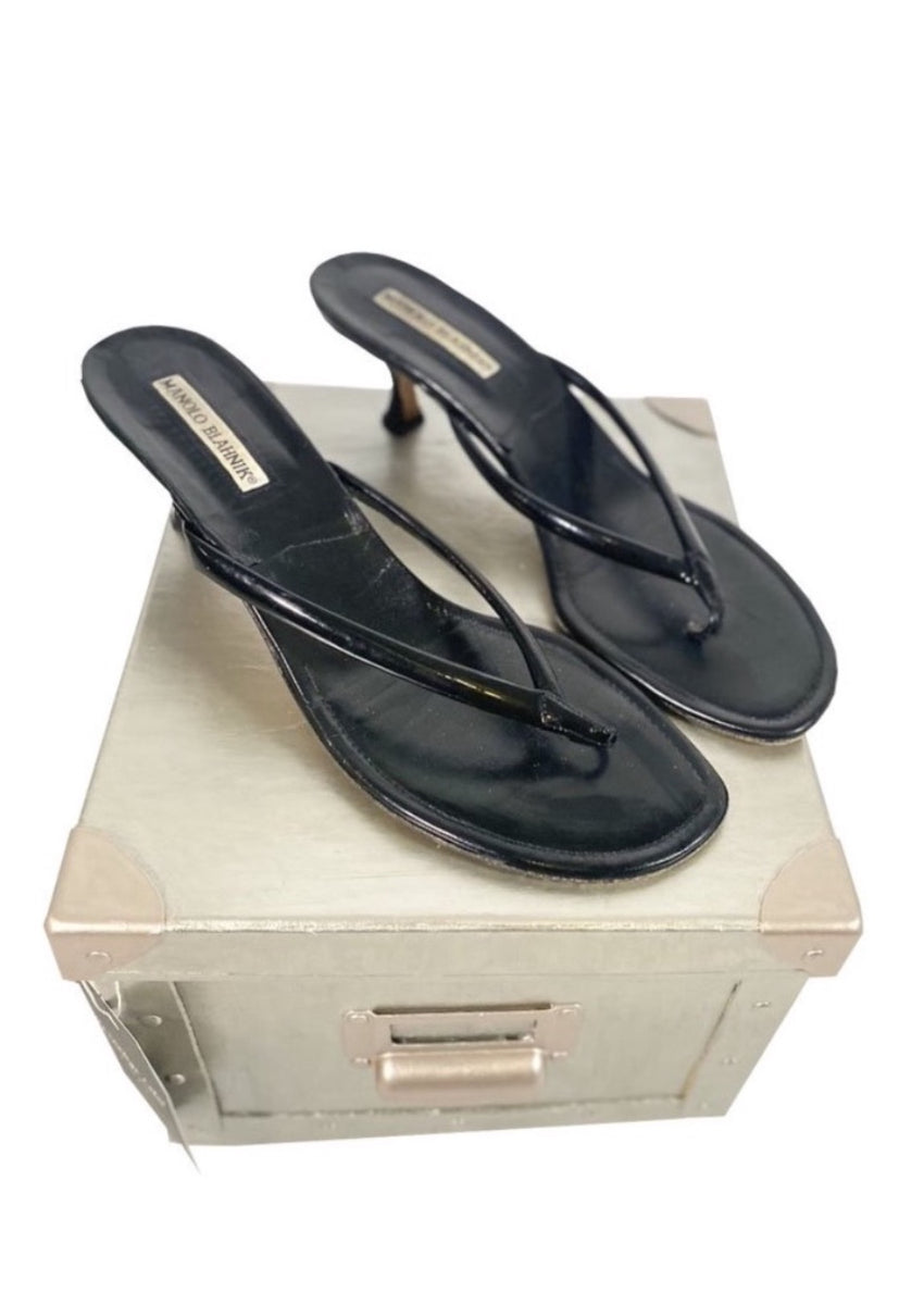Manolo Blahnik Thong Sandal Heels Size 9.5 – The Vintage Label World Tour