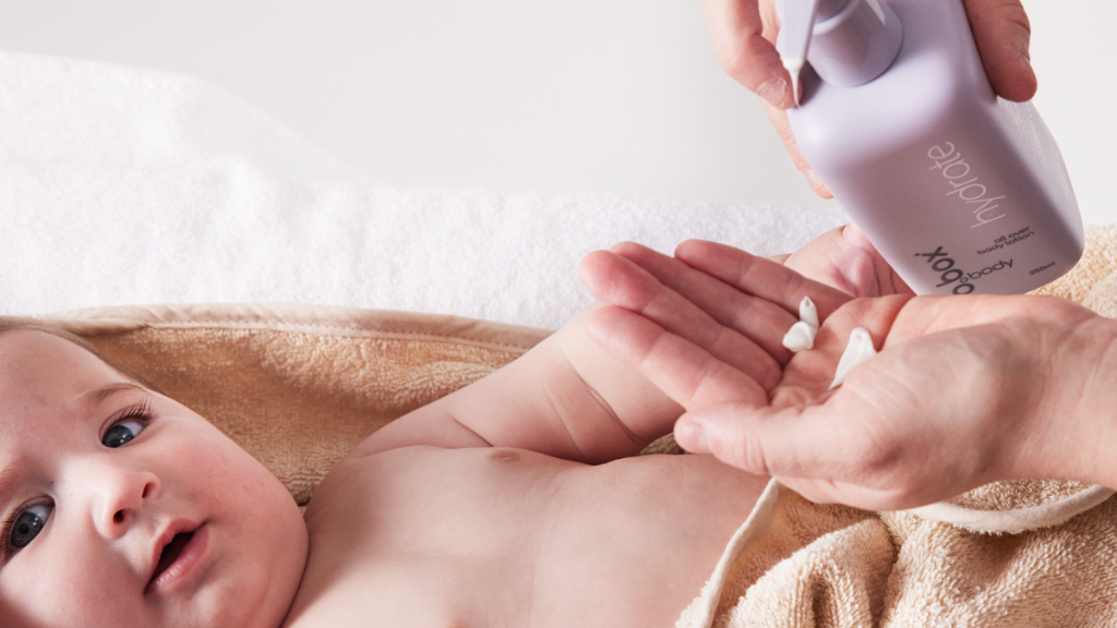 baby using b.box body hydrate lotion