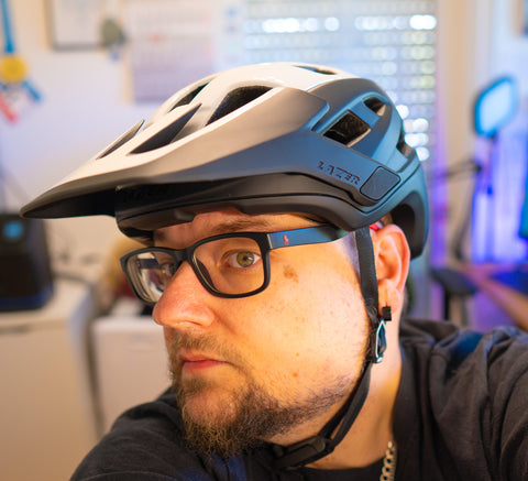 Glasses wearers be careful: the lazer Jackal bicycle helmet has enough space for the temples!