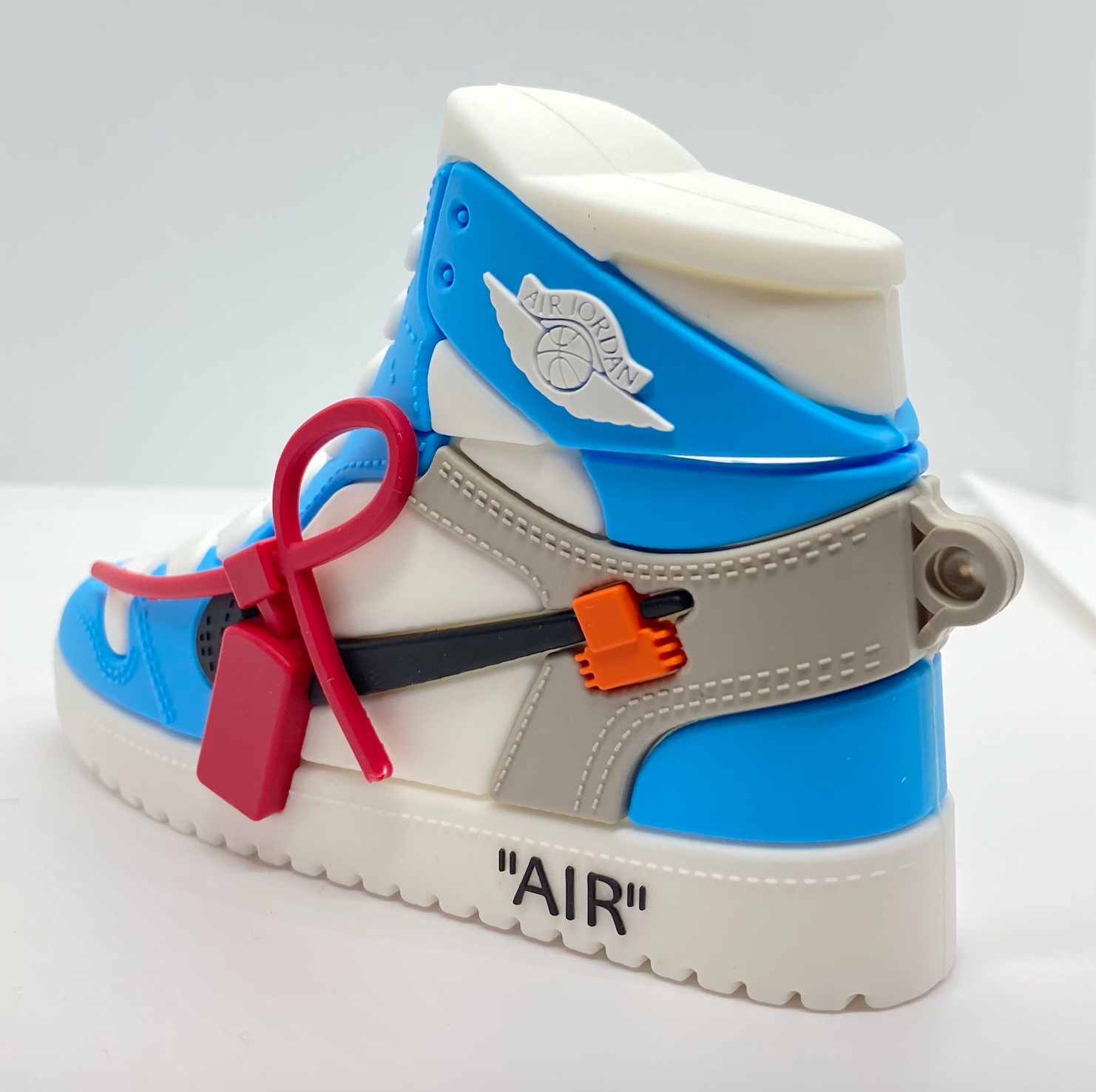 Sneaker Off-White UNC AJ1 AirPods Case 