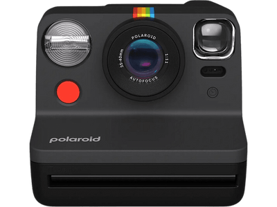 Une box polaroid avec un polaroid 600 et une pellicule. Acheter ou