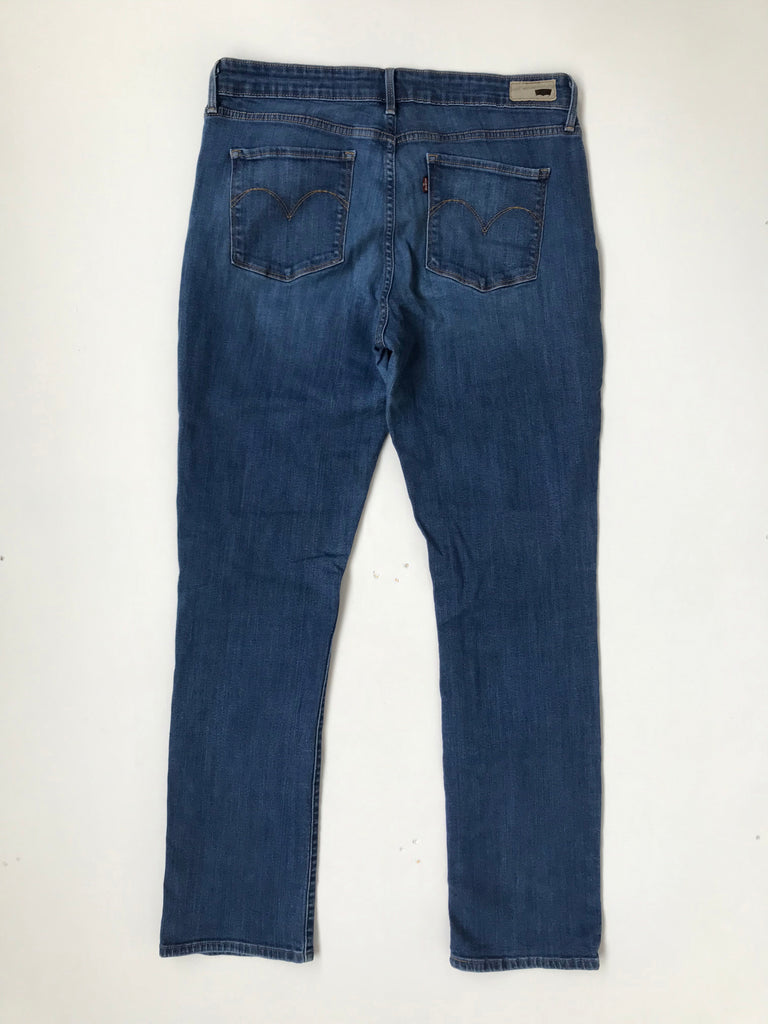 levis 31 demi curve