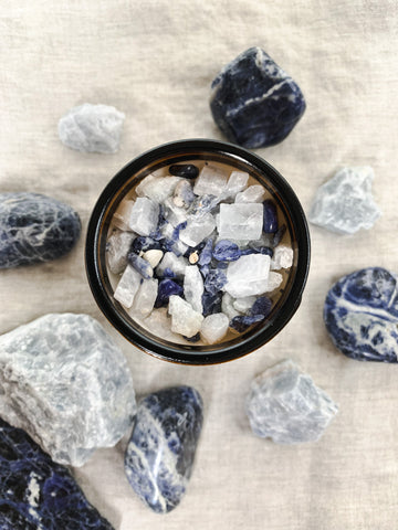 concentration, clarté d'esprit avec les pierres de sodalite et de calcite bleue