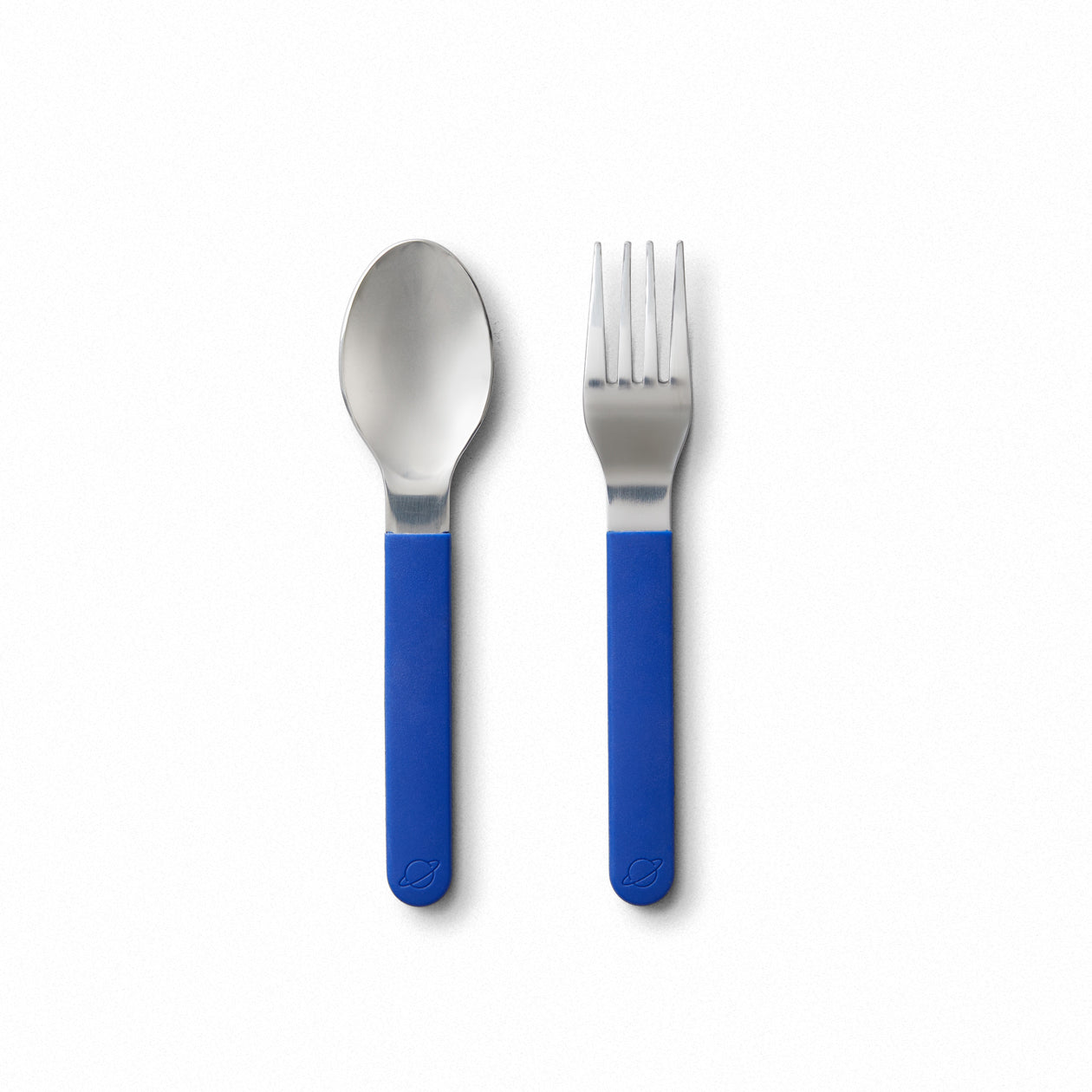 https://cdn.shopify.com/s/files/1/0523/9145/files/planetbox-magnetic-utensils-navy-blue-cutlery-planetbox-cute-kid-stuff-0_1600x.jpg?v=1682555050