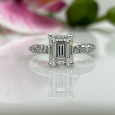 SOPHIA ROUND MOISSANITE ENGAGEMENT RING