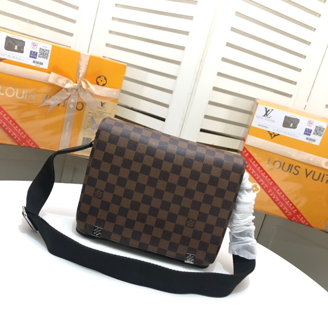 LV Louis Vuitton MEN'S DAMIER CANVAS DISTRICT CROSS BODY BAG