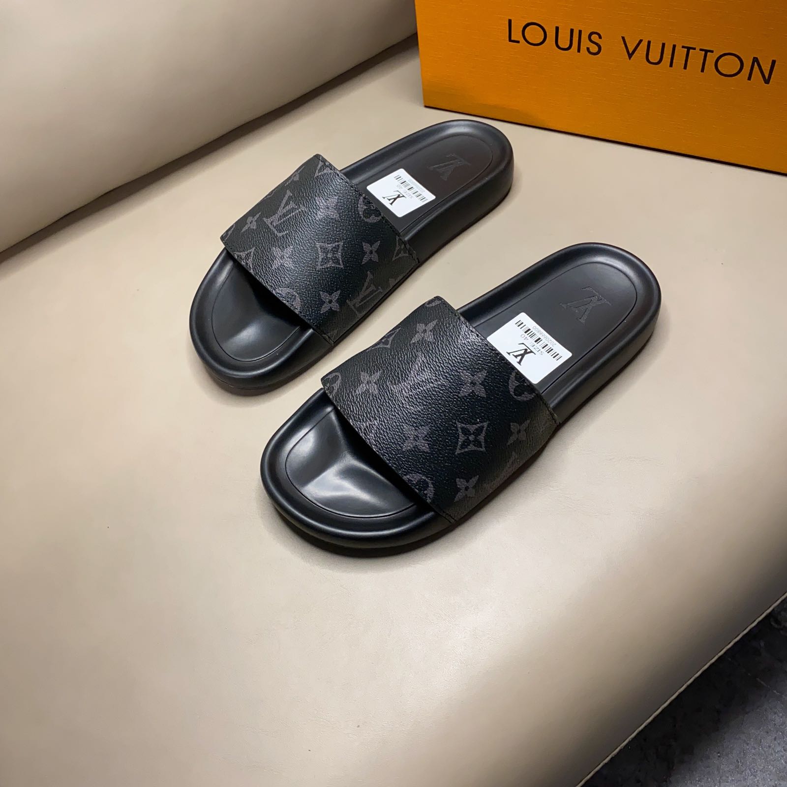 LV Louis Vuitton Men's 2022 NEW ARRIVALS WATERFRONT Slippers